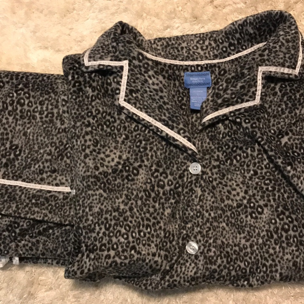 Vera Wang leopard print intimate set